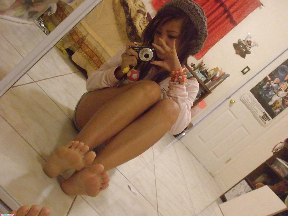 25P Sexy Teens Feet