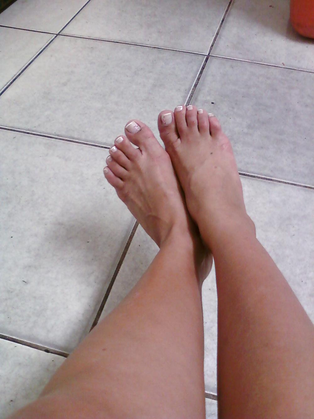 17P Prostitutes feet
