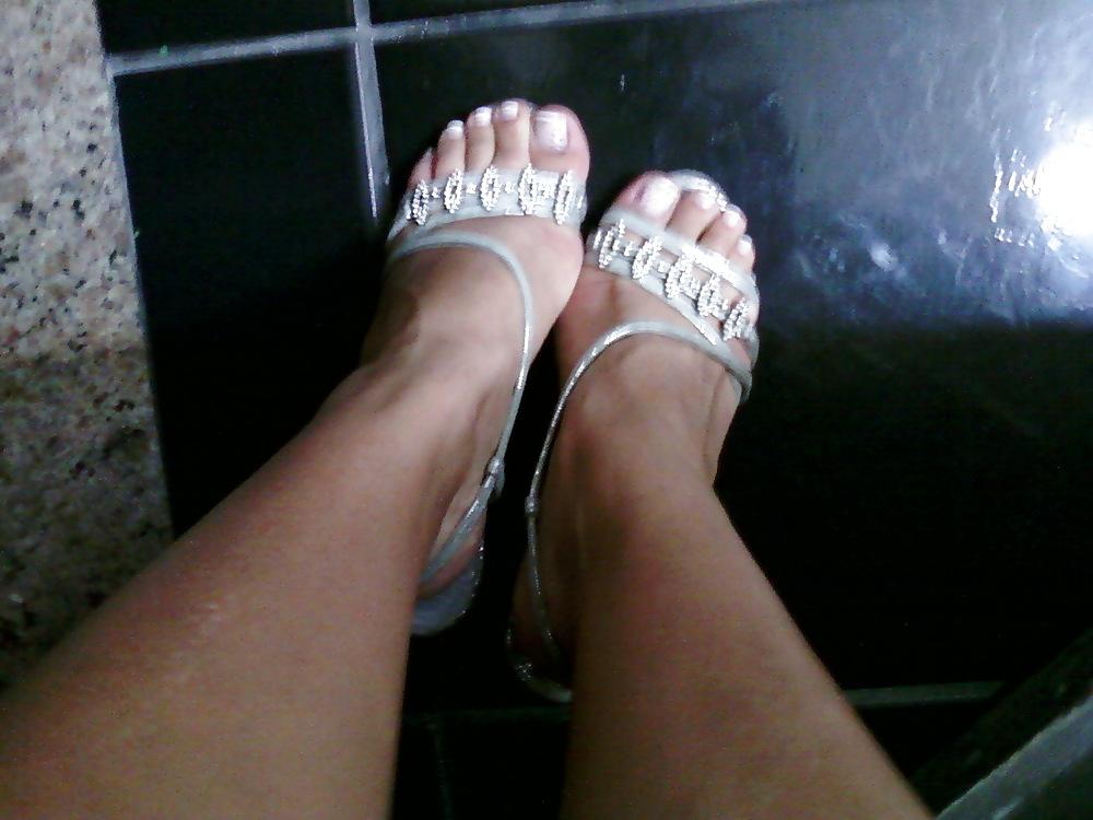17P Prostitutes feet