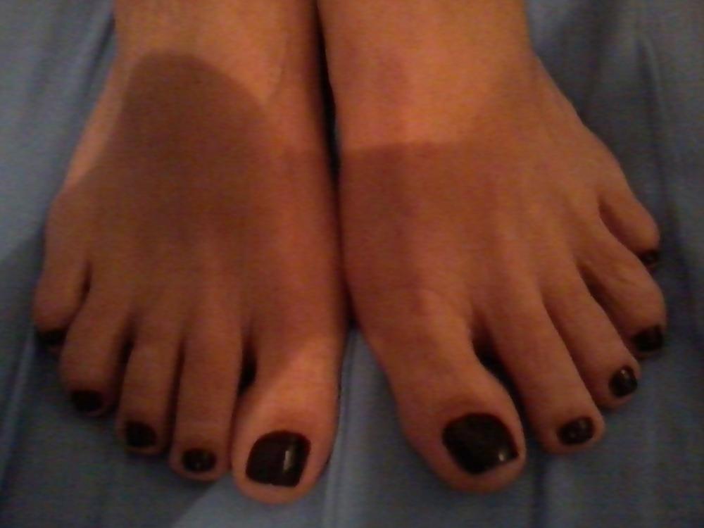 17P Prostitutes feet