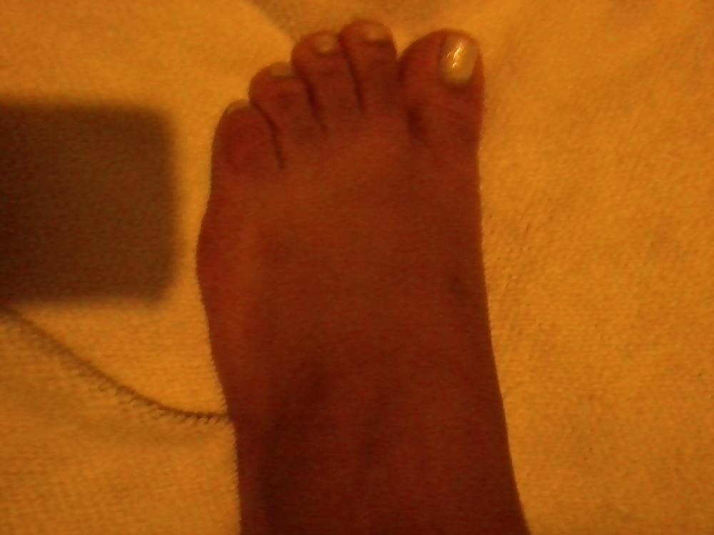 17P Prostitutes feet