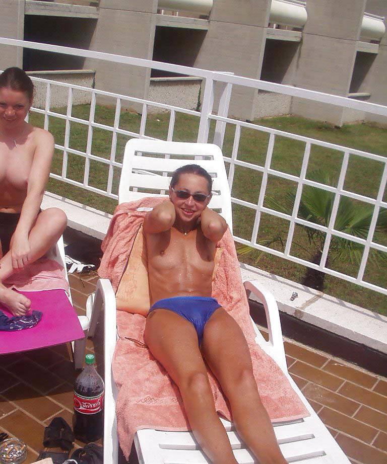23P Amateur Topless 7