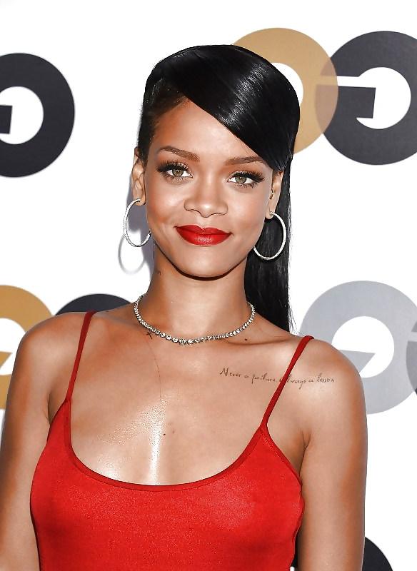 25P Rihanna sexy bitch