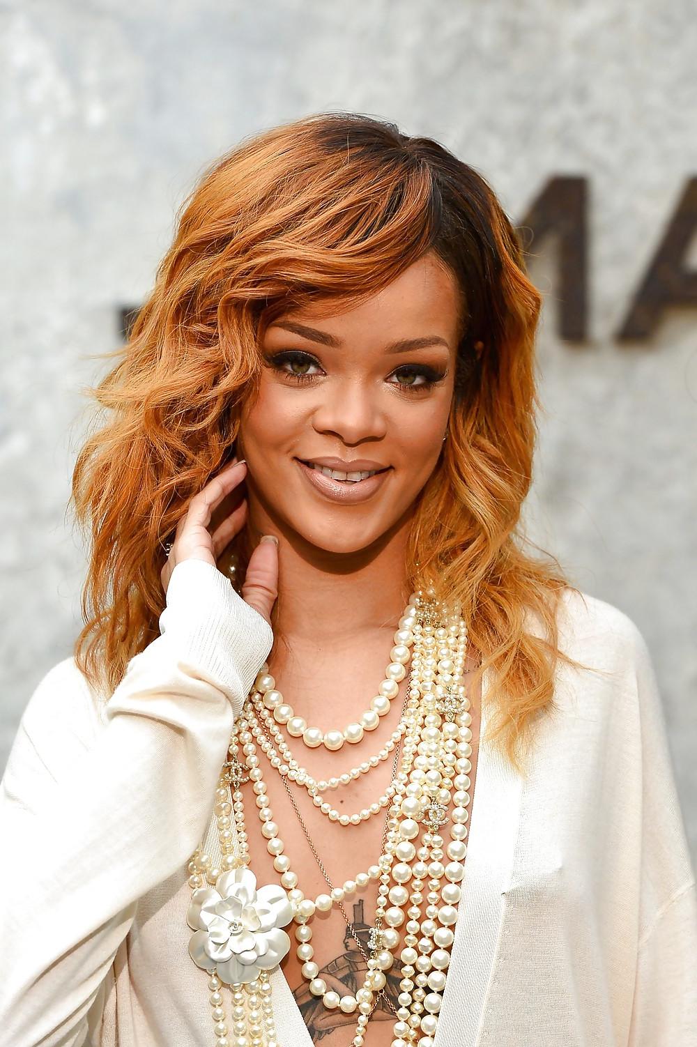 25P Rihanna sexy bitch
