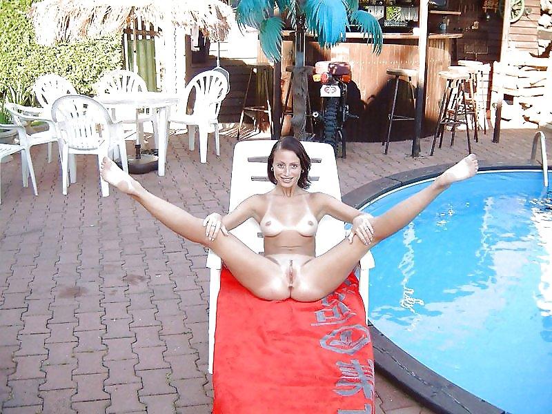 18P Weit und offen in Public -57-