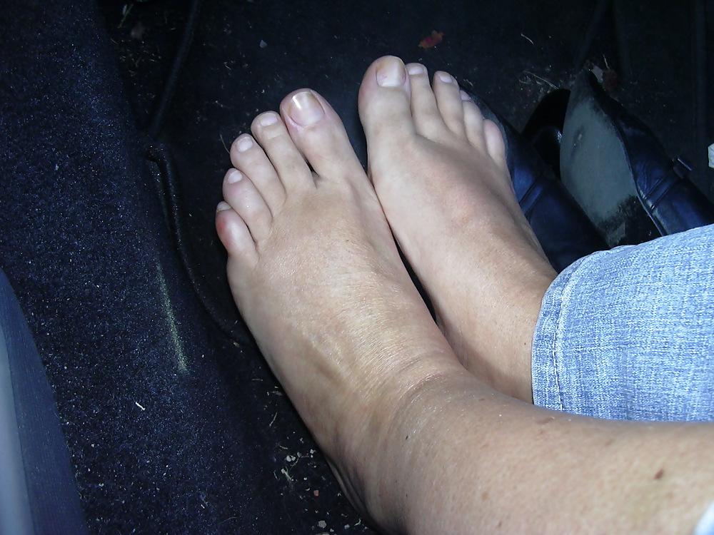 25P Mature feet piadi maturi italiani