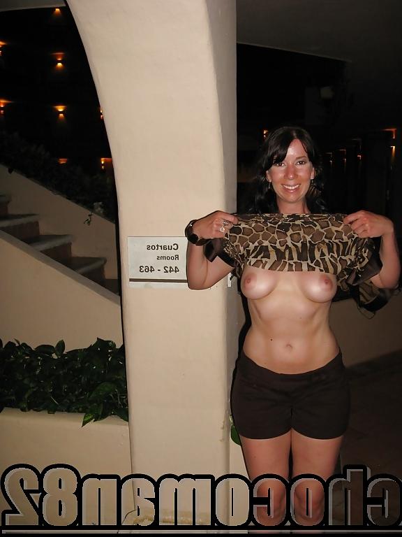 25P Celene naked in public