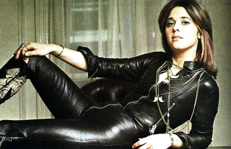 25P Hot Divas of Music