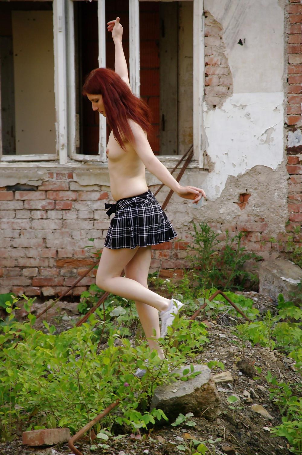 25P Natural Lesbian Girls Outdoors