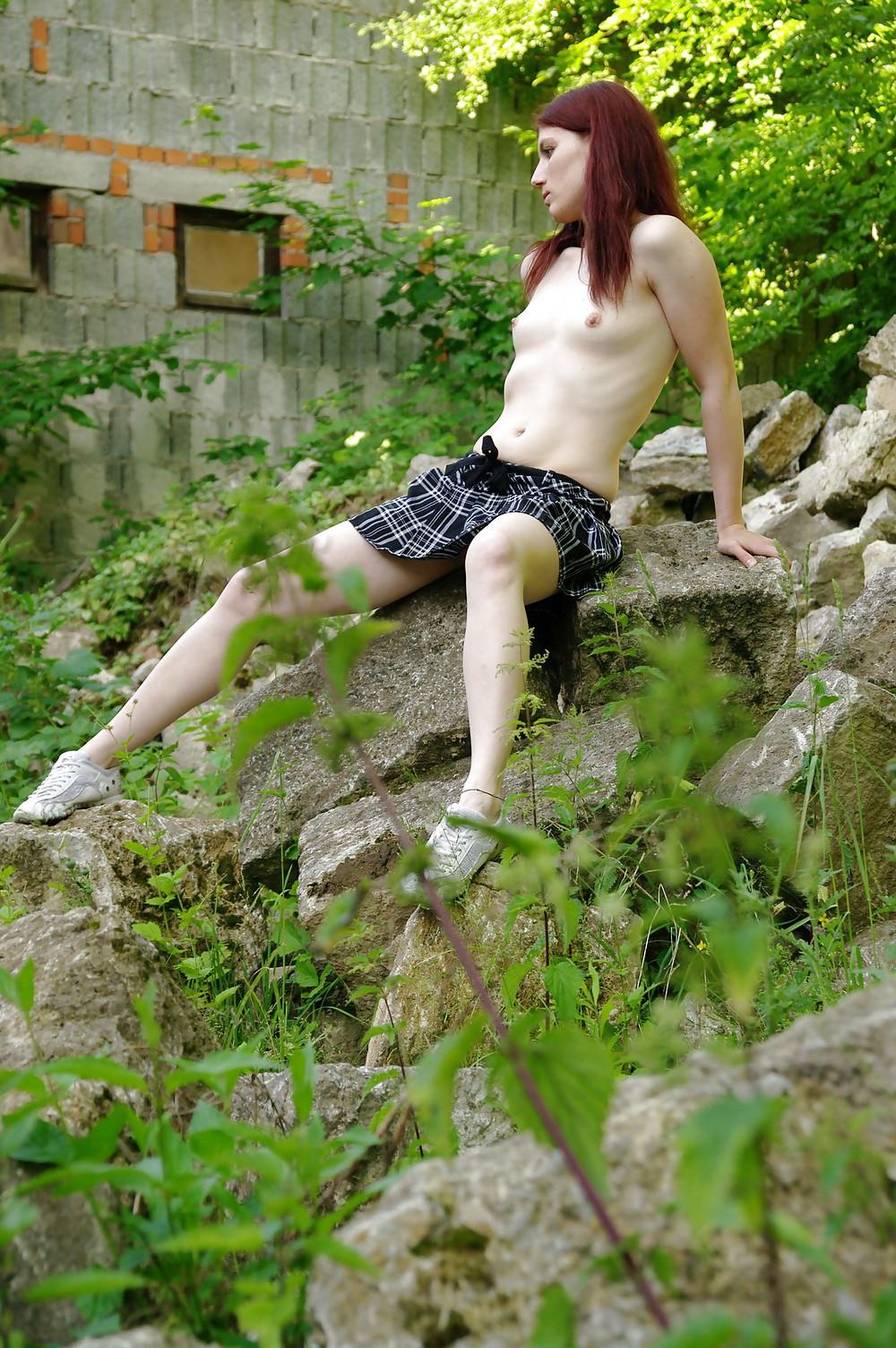 25P Natural Lesbian Girls Outdoors