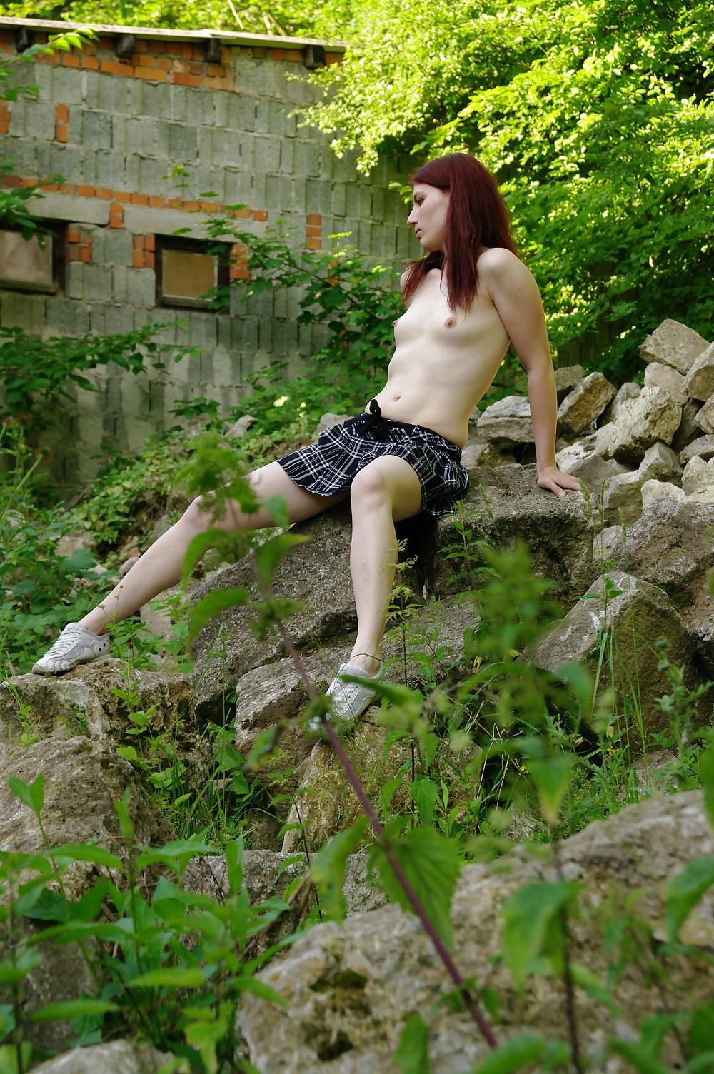 25P Natural Lesbian Girls Outdoors
