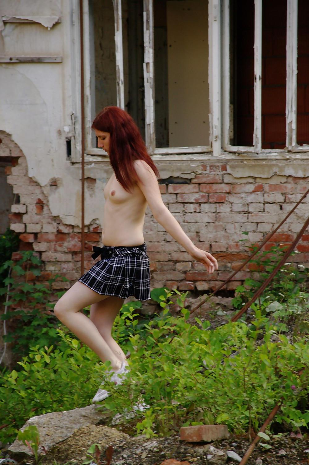 25P Natural Lesbian Girls Outdoors