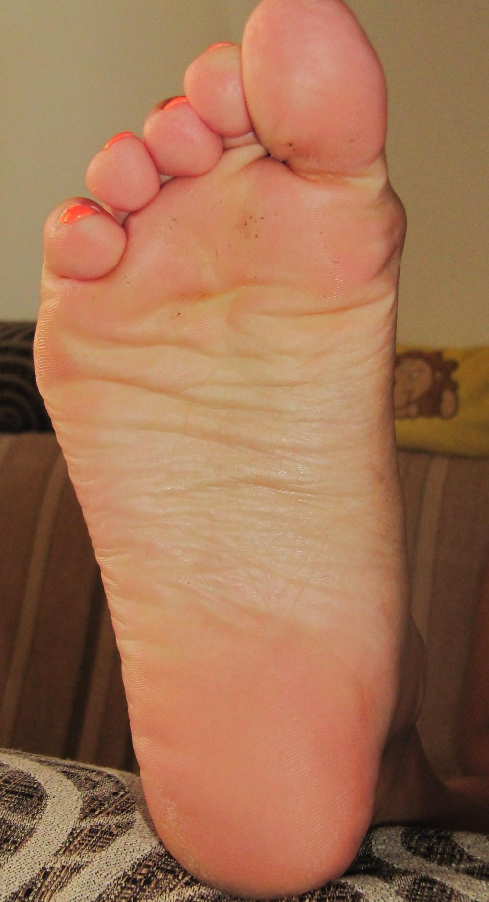 9P Sexy toes and soles waiting for cum