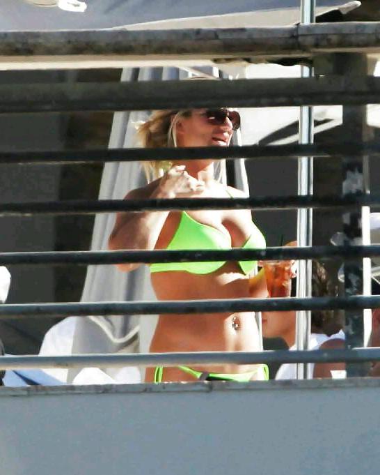 20P Brooke Hogan uncensored topless