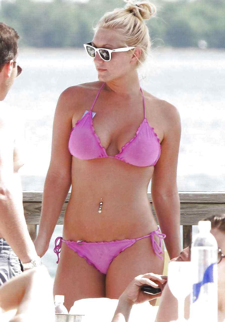 20P Brooke Hogan uncensored topless