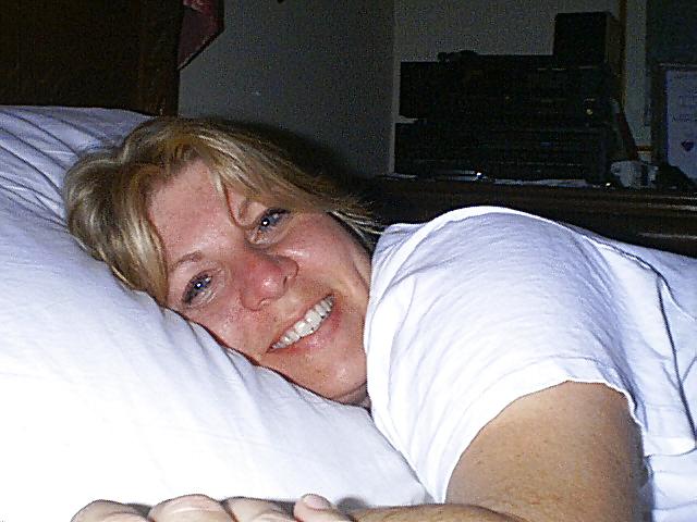 25P Chubby Wife Marie Ass & Pussy 