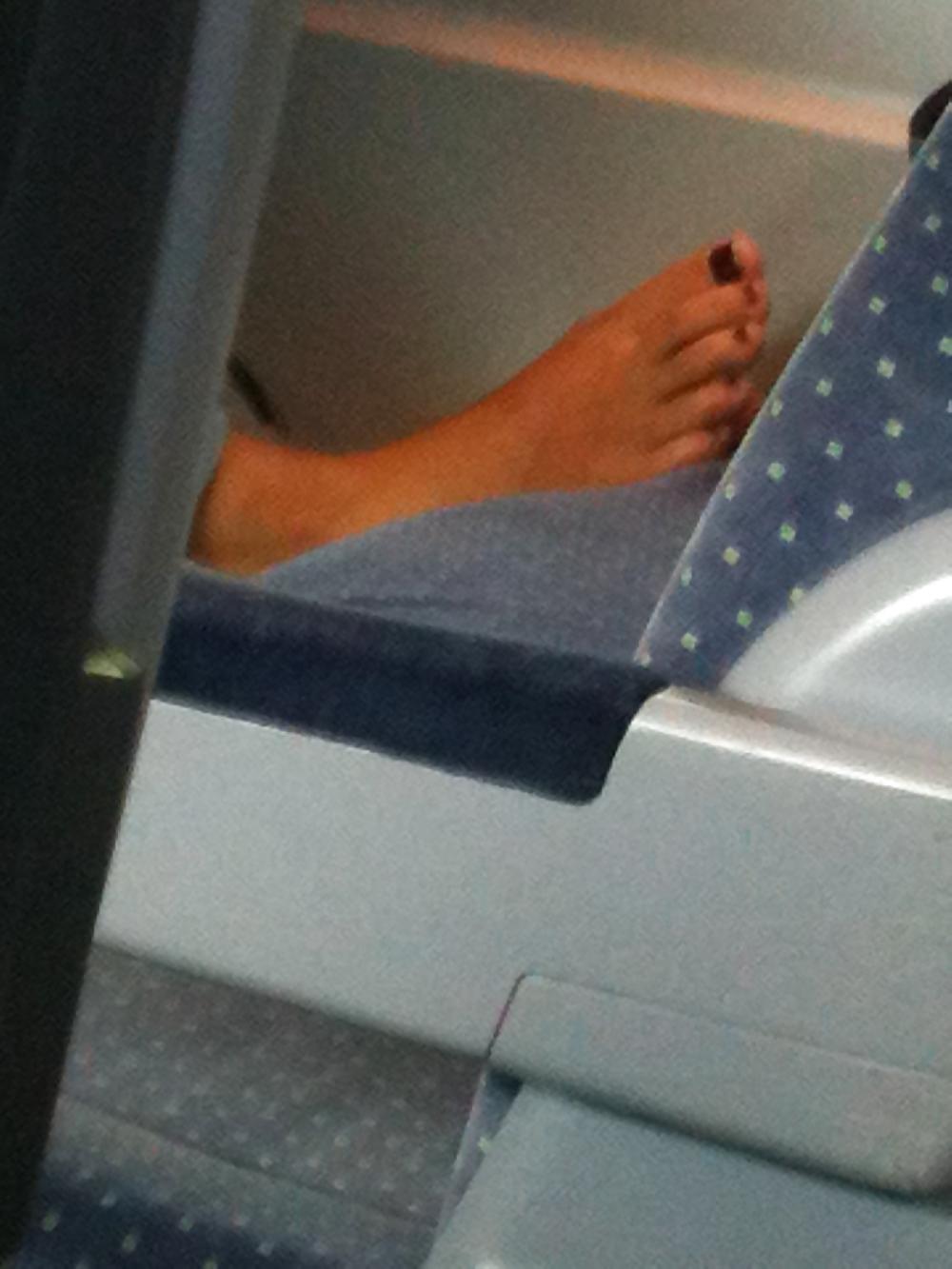 9P Pictures of a train ride (feet) - bilder einer zugfahrt