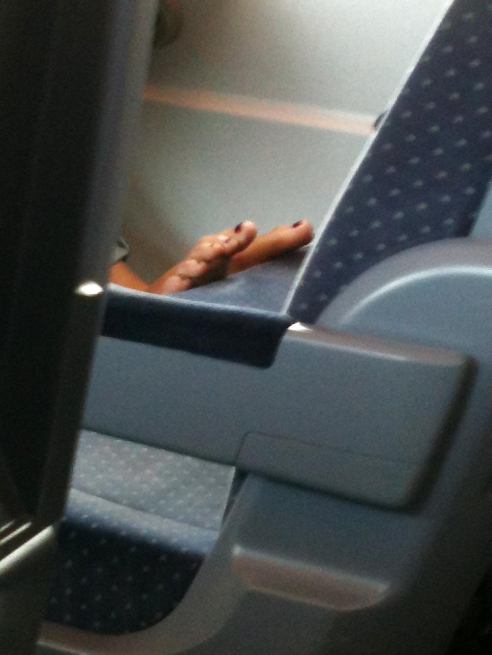 9P Pictures of a train ride (feet) - bilder einer zugfahrt