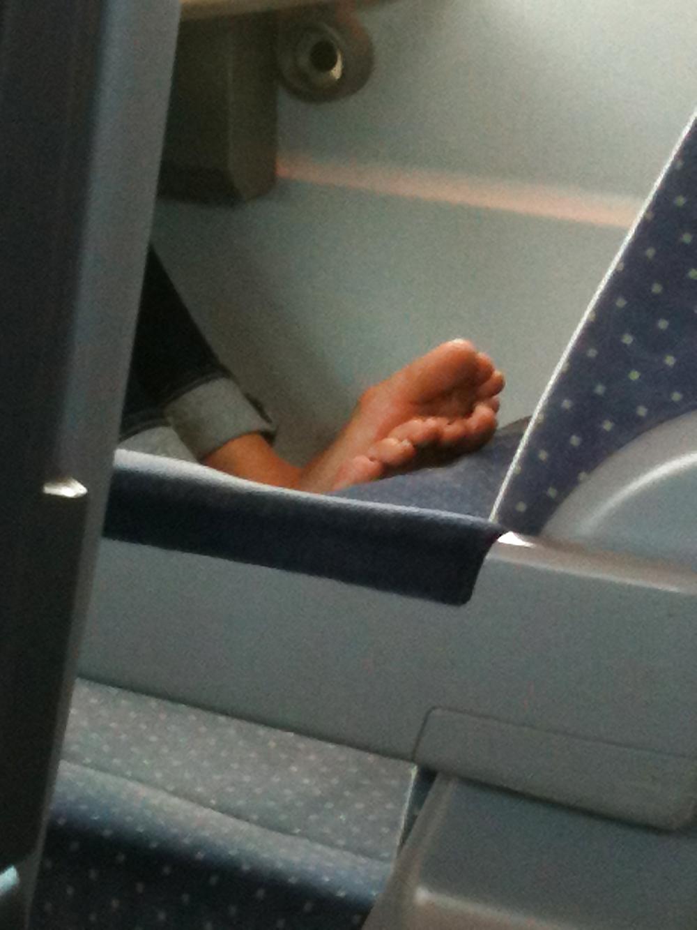 9P Pictures of a train ride (feet) - bilder einer zugfahrt