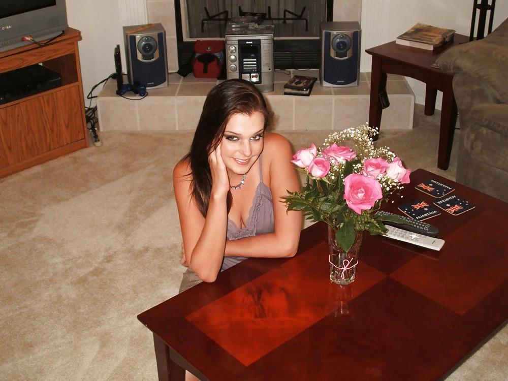 16P Queen Of Slut's - Sophie