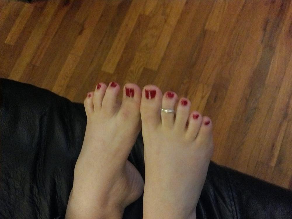 7P Milfs Toes (Please comment)