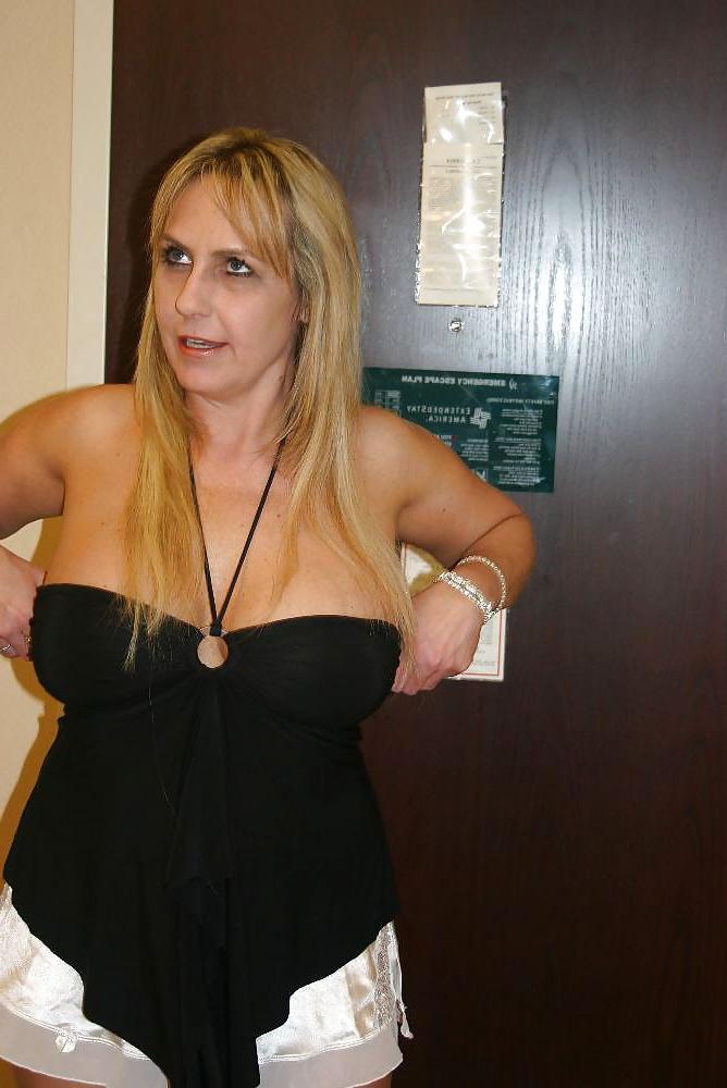 15P Stunning mature goddess