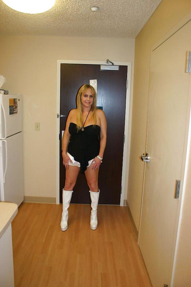15P Stunning mature goddess