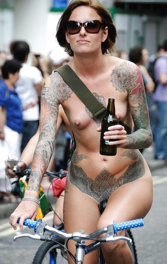 25P HORNY NAKED PUNK & GOTH I