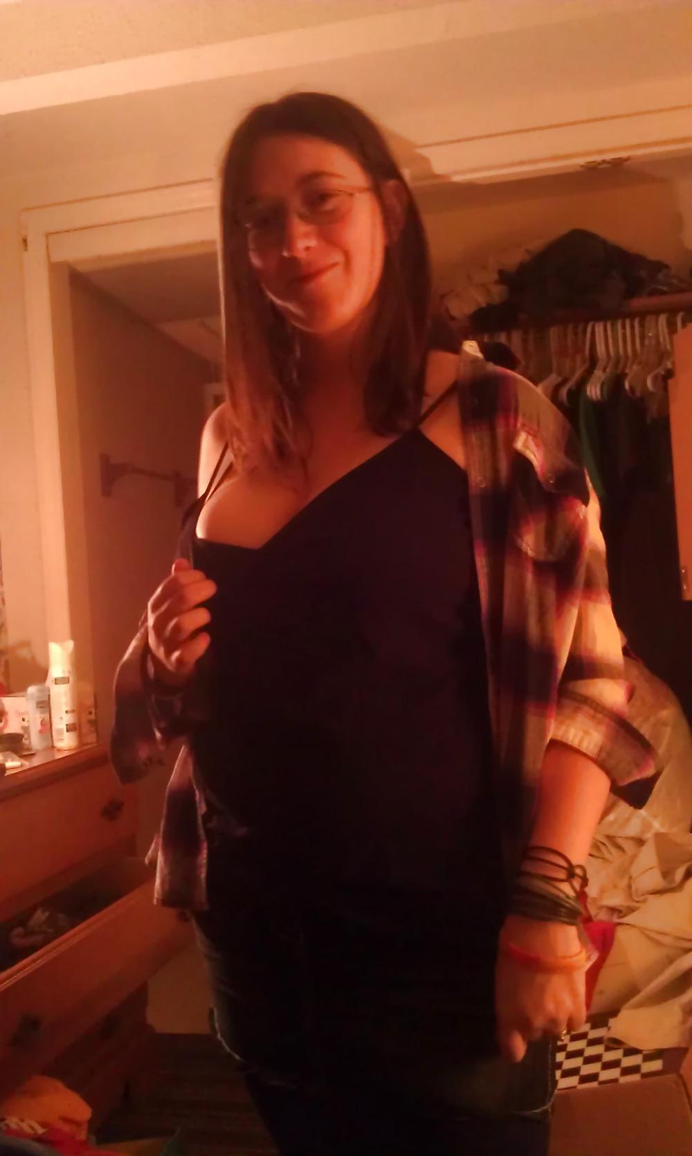25P Big tit Ashlee models for you (glasses, cute, young)