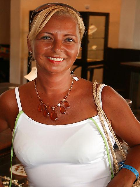 14P Sexy mature bitch Jacqueline from facebook