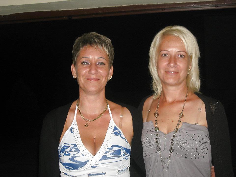 25P Neighbors mom and her friends