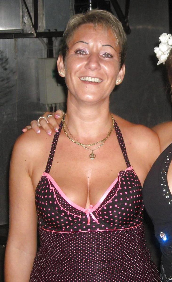 25P Neighbors mom and her friends