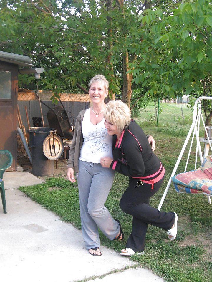 25P Neighbors mom and her friends