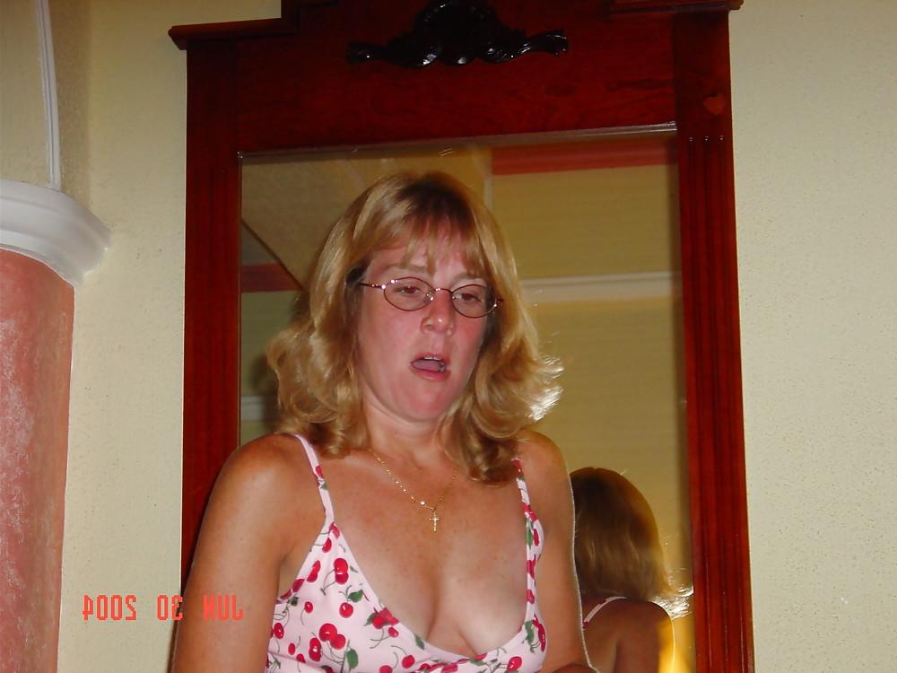 25P British MILF Allie