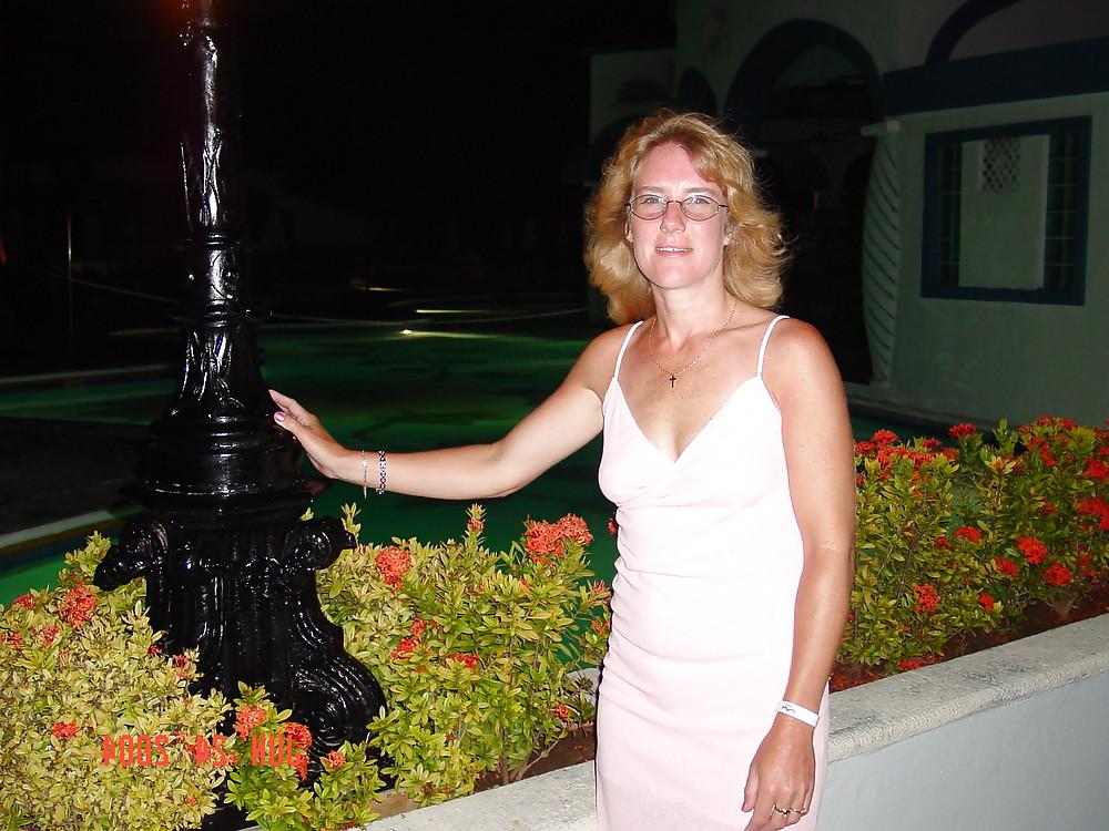 25P British MILF Allie