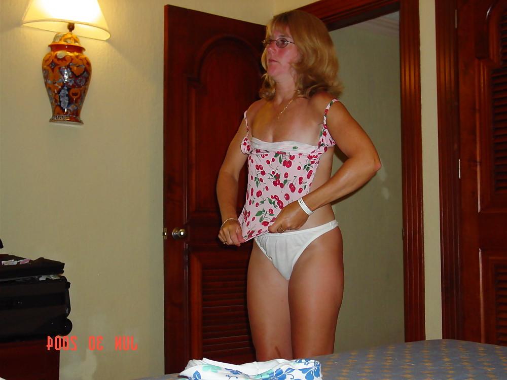 25P British MILF Allie