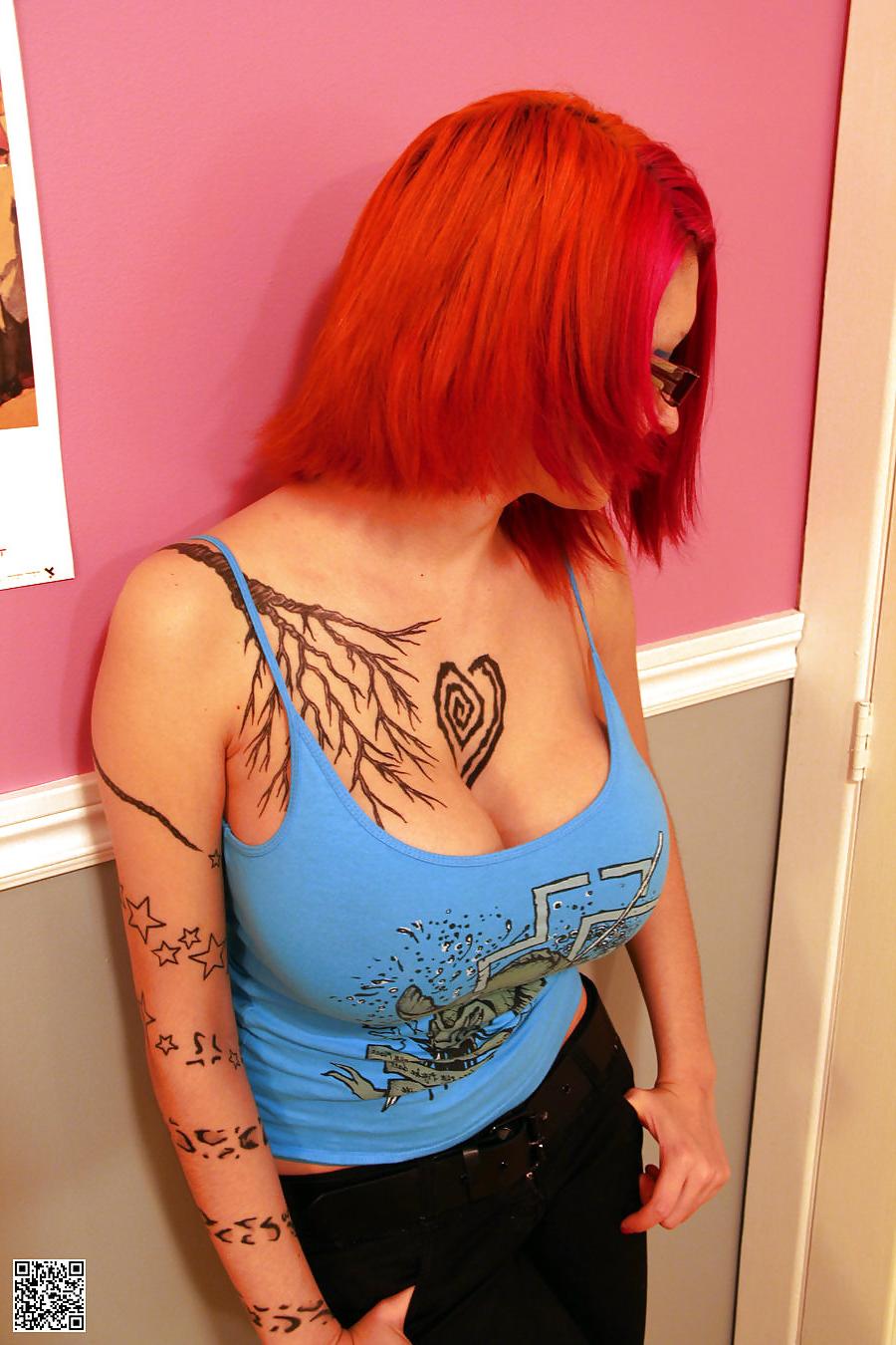 18P Punk Rock Girls
