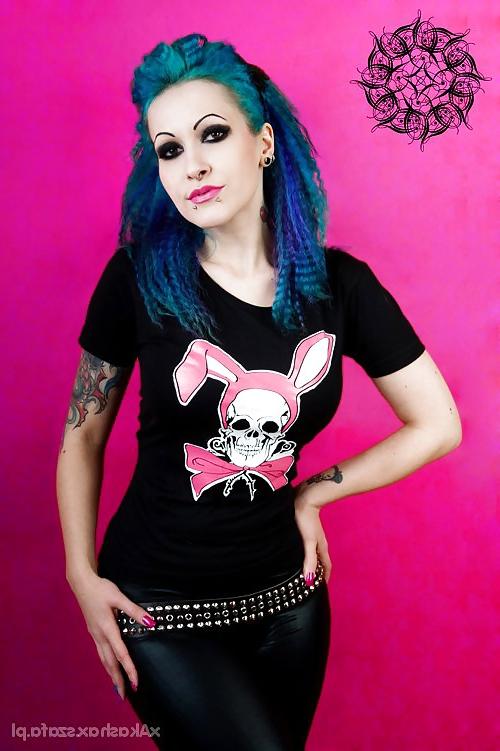 18P Punk Rock Girls