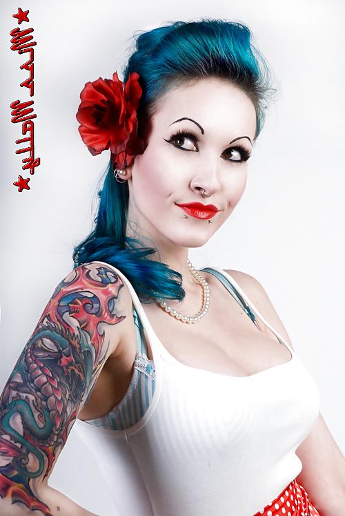 18P Punk Rock Girls