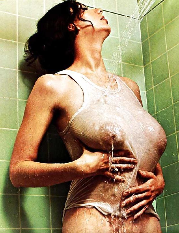 24P Busty Retro Queen - Harriet Geller