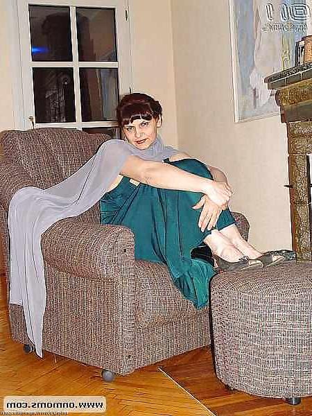 17P Stunning mature goddess