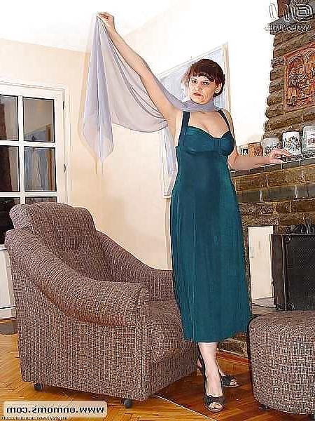 17P Stunning mature goddess