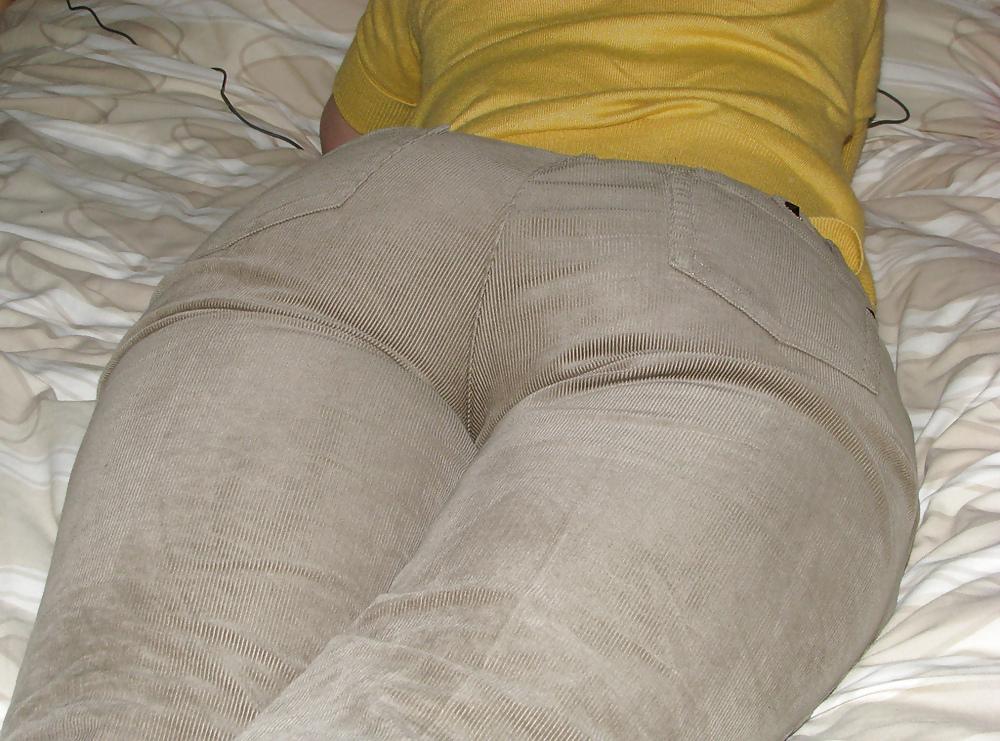 25P Curvy Hairy Mature British Wife