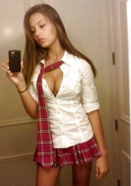 25P Nasty babes selfshot