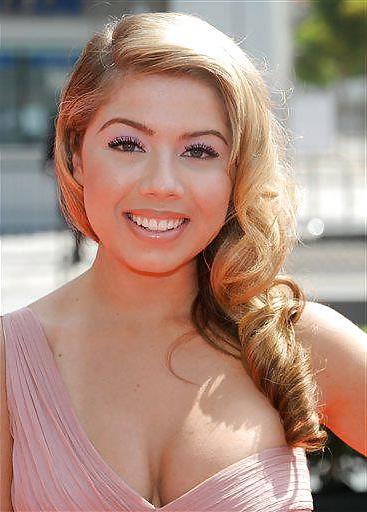 15P Jennette McCurdy sexy bitch