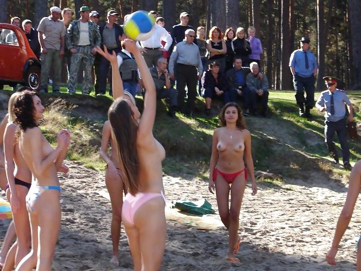 22P Topless girls in a forrest getting arrested (Russia?)