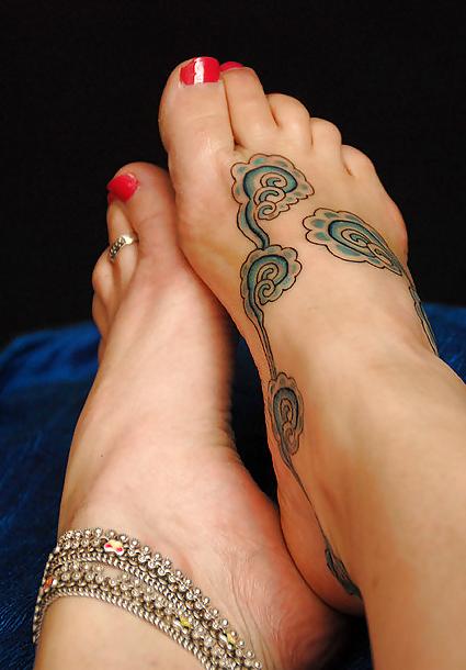 25P Sexy Tattooed Feet (mixed)