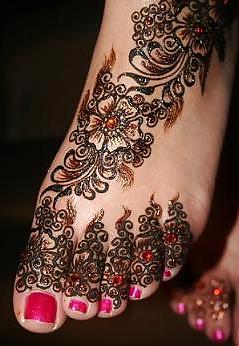 25P Sexy Tattooed Feet (mixed)