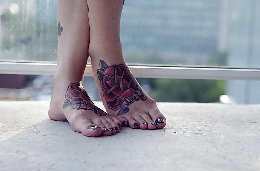 25P Sexy Tattooed Feet (mixed)