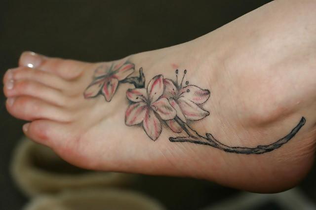 25P Sexy Tattooed Feet (mixed)